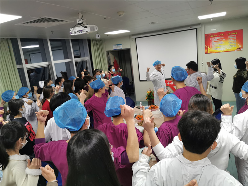 1,、譚主任跟大家一起互動學習.jpg
